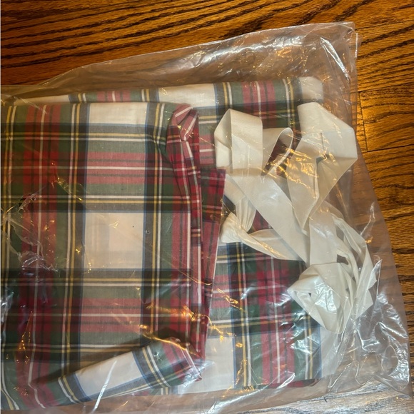 Pottery Barn Stewart flat sheet only size King - Picture 3 of 4